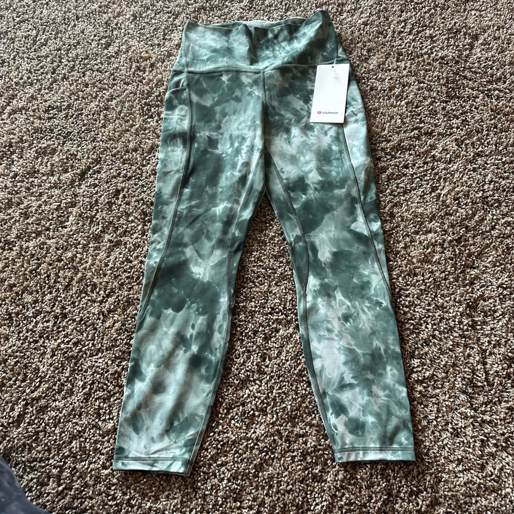 Lululemon Aligns with Pockets